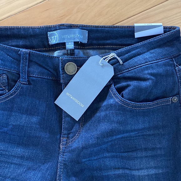 Size 4 Wit & Wisdom Jegging. New. - Picture 2 of 3